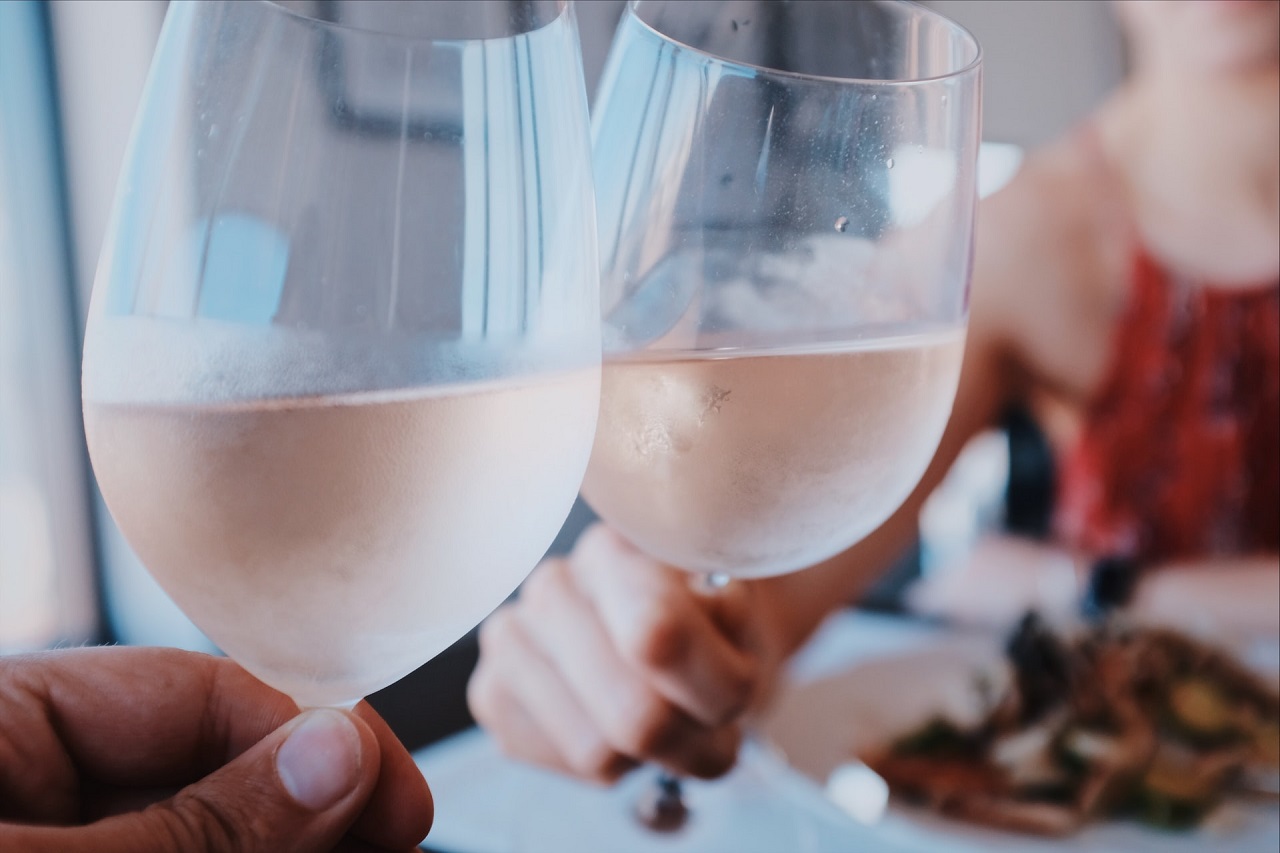 Jakie wino będzie pasować do letnich posiłków?