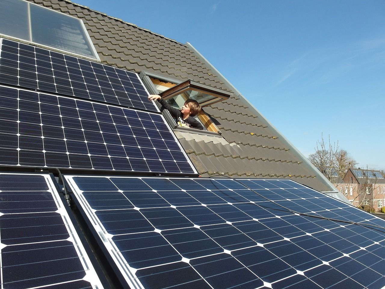 Panele słoneczne – dlaczego jest to jedna z lepszych metod pozyskiwania energii?